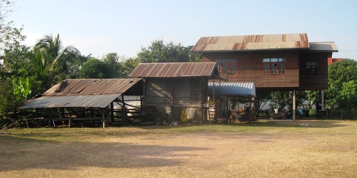 houten woning in Issaan
